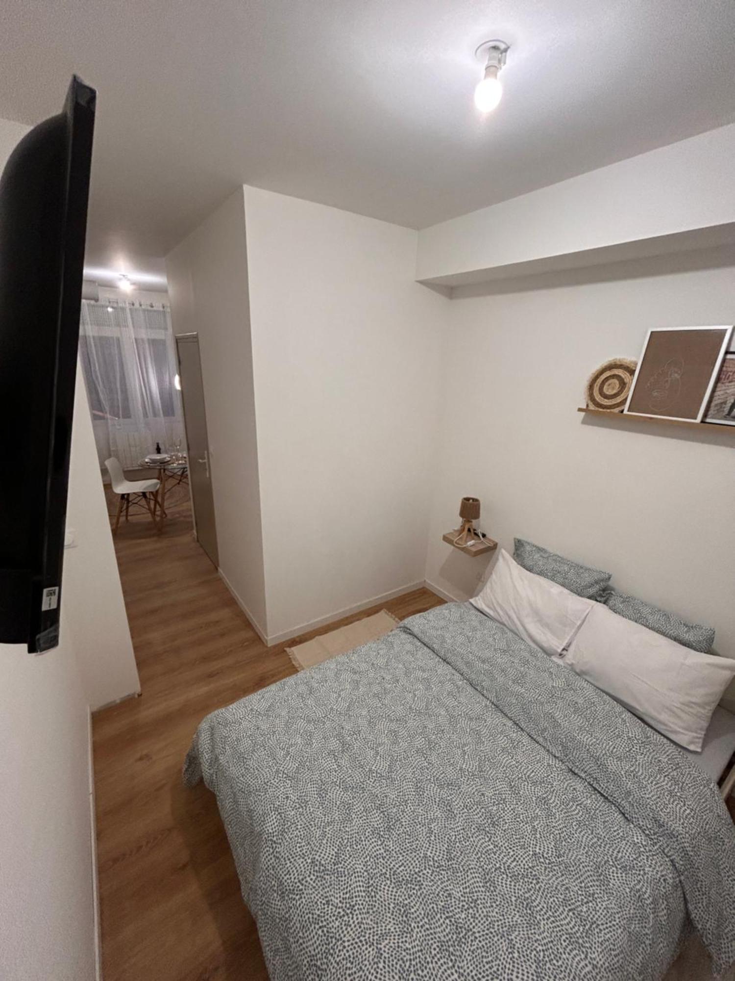 Serenity Stay Saint-Quentin  Ngoại thất bức ảnh